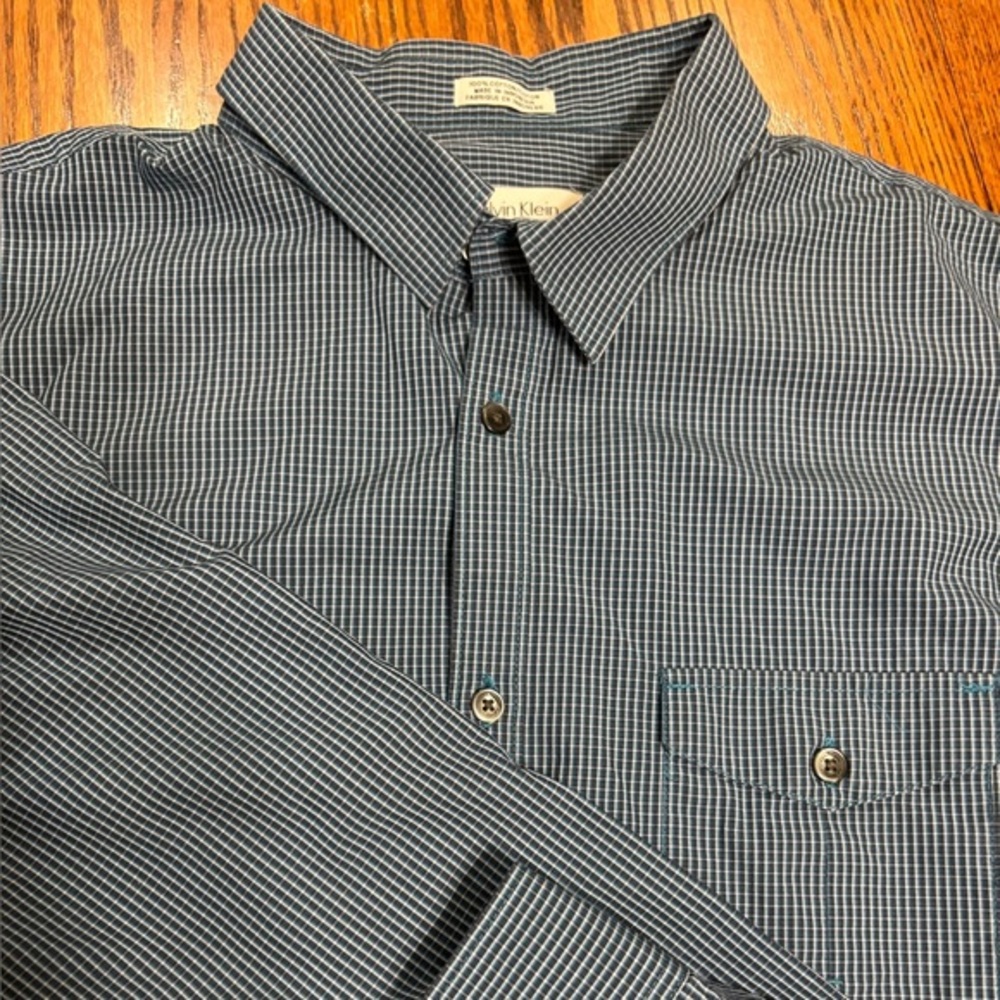 CALVIN KLEIN SIZE LARGE BLUE LONG SLEEVE CHECKERED SHIRT EUC